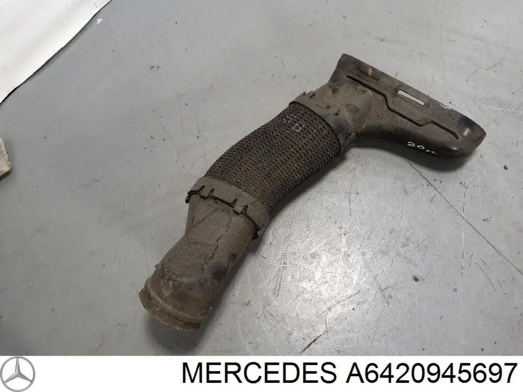 A6420945697 Mercedes Патрубок воздушный, вход воздушного фильтра