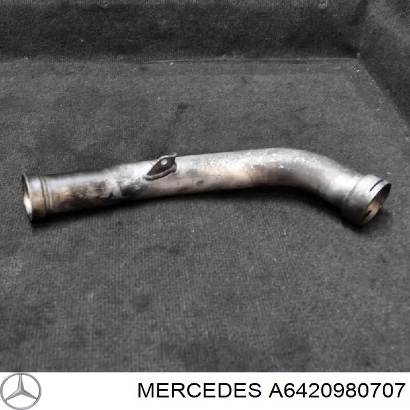 Патрубок воздушный, вход в турбину (наддув) 6420982107 Mercedes