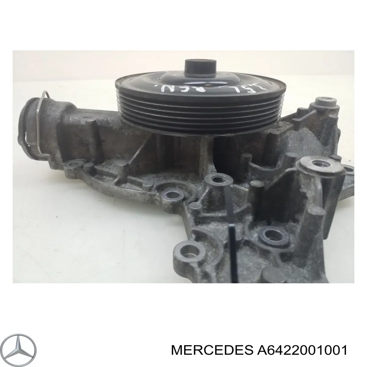 Водяной насос Mercedes A6422001001