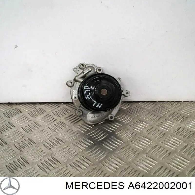 Водяной насос Mercedes A6422002001