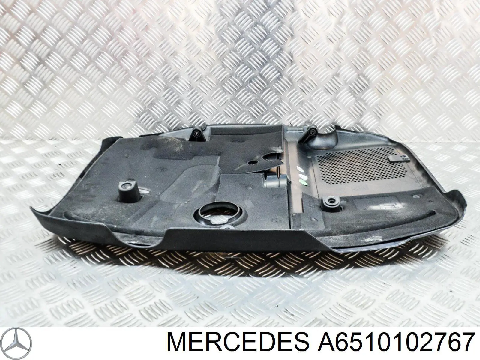 Купить 6510102767 Mercedes Крышка двигателя