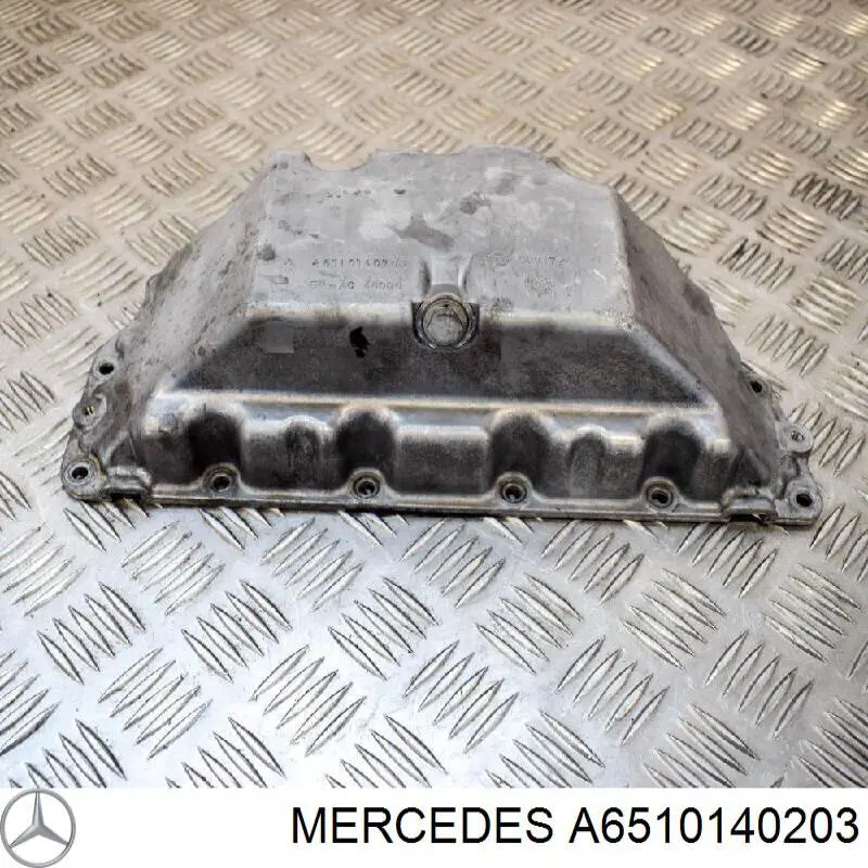Поддон маслянный картера двигателя, нижняя часть на Mercedes ML/GLE (W166)