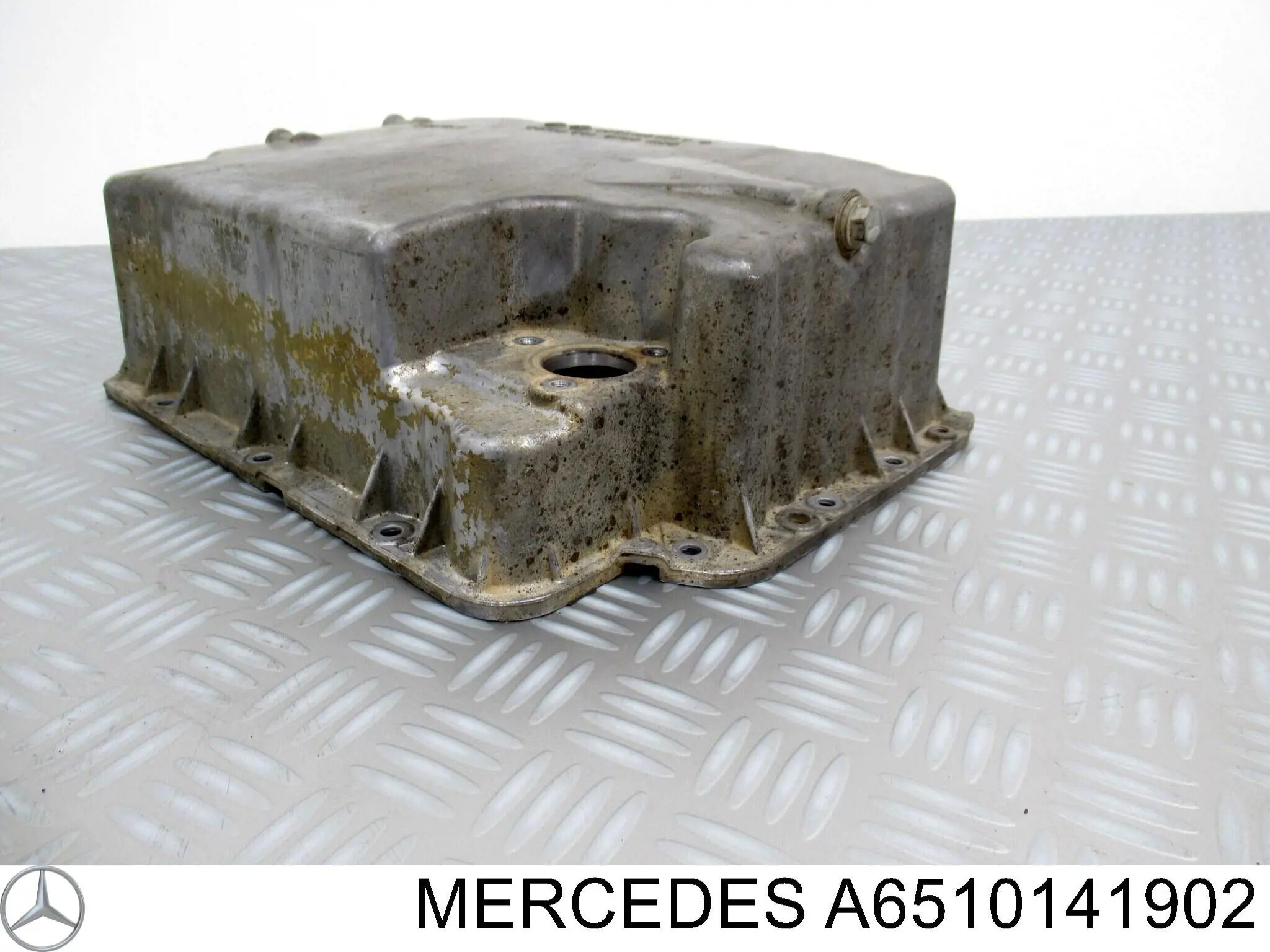 Купить A6510141902 Mercedes Поддон масляный картера двигателя, нижняя часть