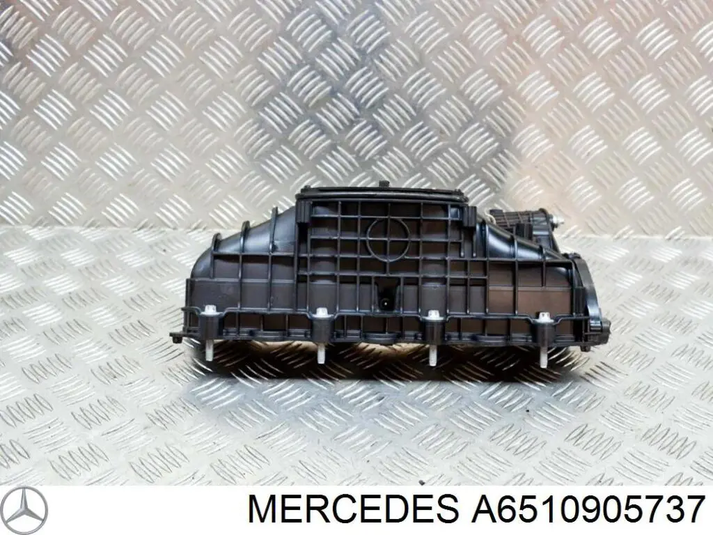 Впускной коллектор V303720 VEMO/Vaico
