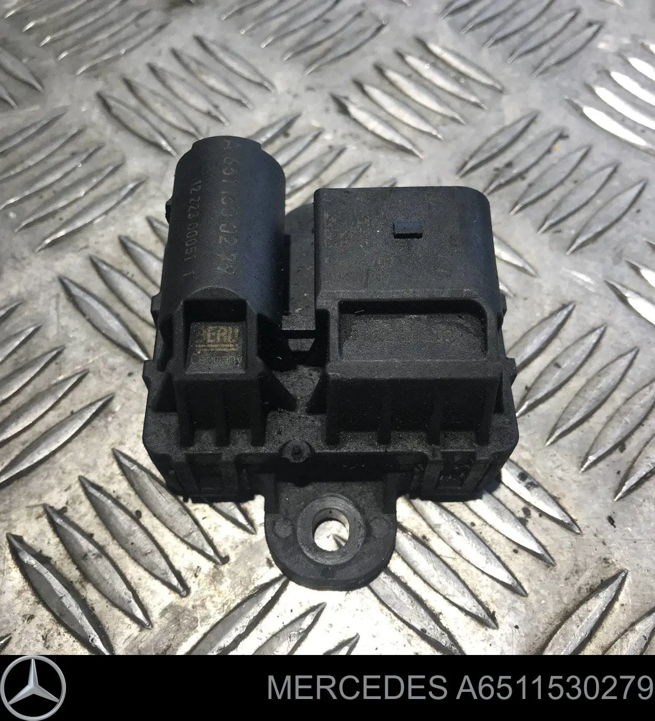 6511530879 Mercedes Реле свечей накала