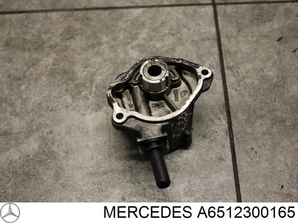 Насос вакуумный Mercedes 6512300165