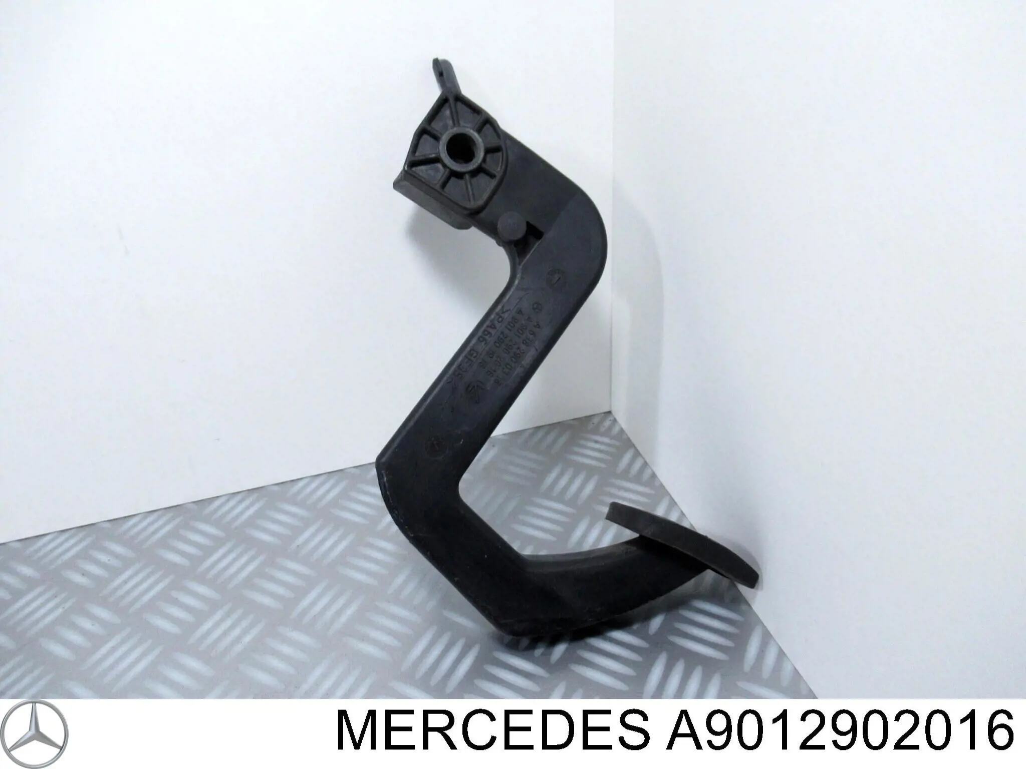 Педаль сцепления Mercedes A9012902016