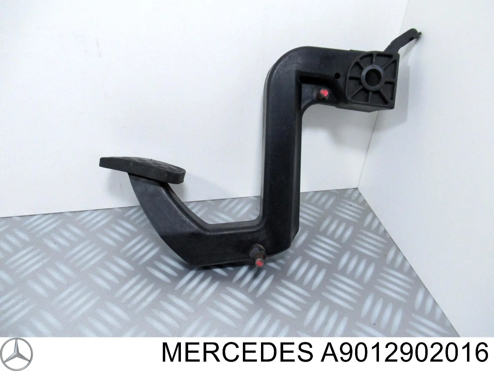 A9012902016 Mercedes