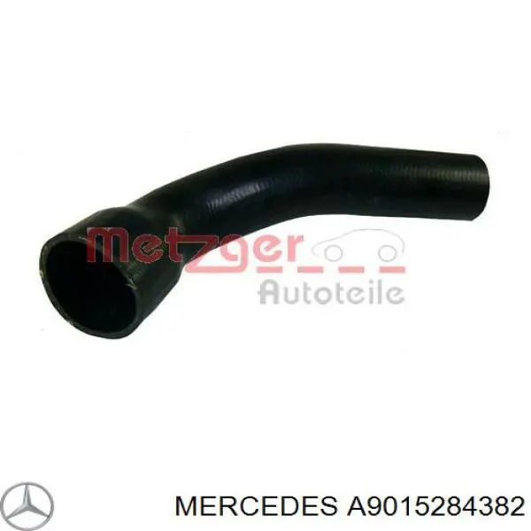 A9015284382 Mercedes шланг (патрубок интеркуллера правый)