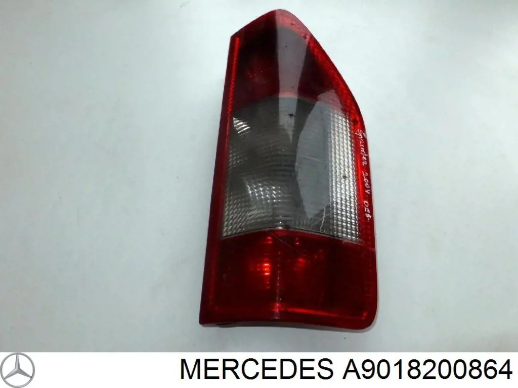 A9018200864 Mercedes фонарь задний правый