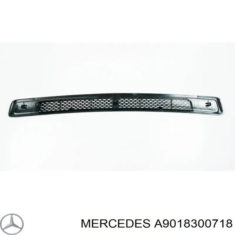Решетка капота Mercedes A9018300718