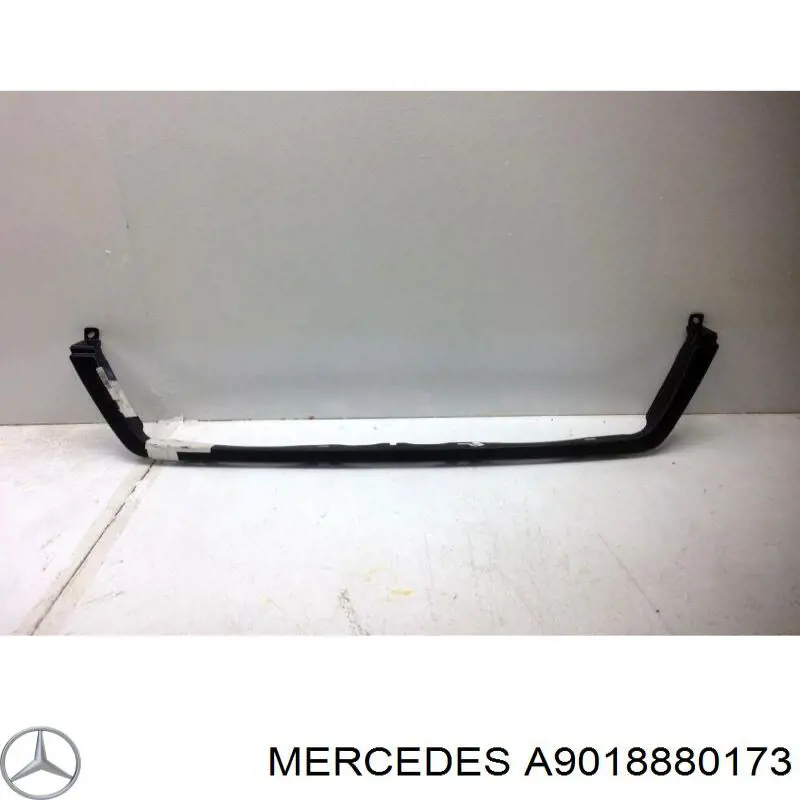 A9018880173 Mercedes placa sobreposta (carcaça de grelha do radiador)