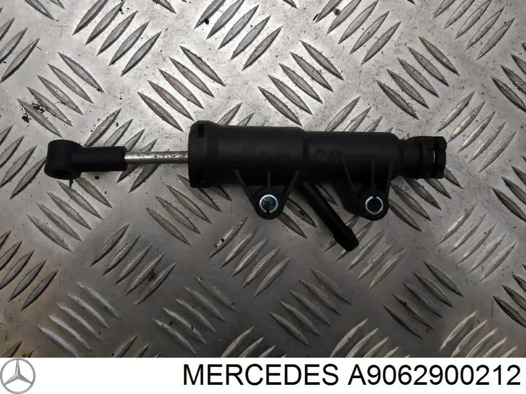 Cilindro maestro de embrague A9062900212 Mercedes