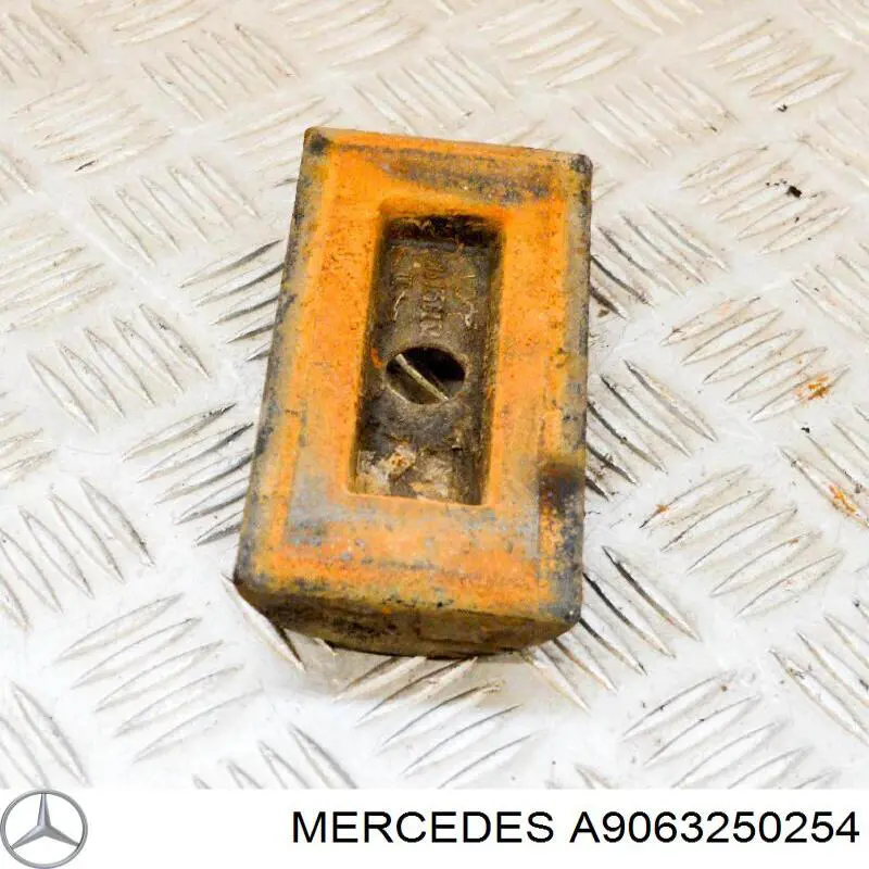 Подкладка под стремянку задней рессоры VAG 2D0599175B
