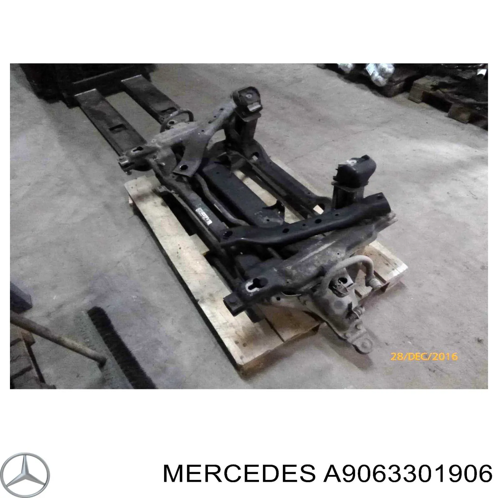 A9063301906 Mercedes балка передней подвески (подрамник)