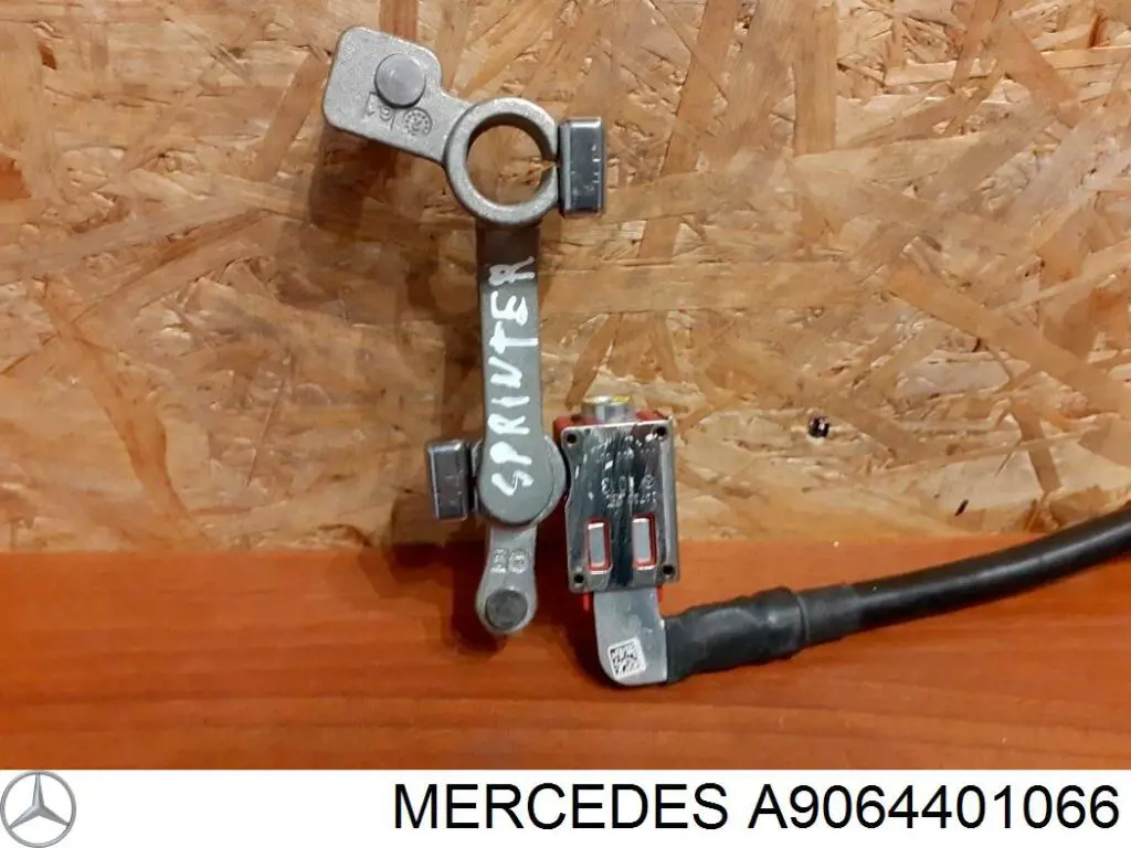 Аккумуляторная клемма Mercedes A906440106664 цена, от 31.67 USD