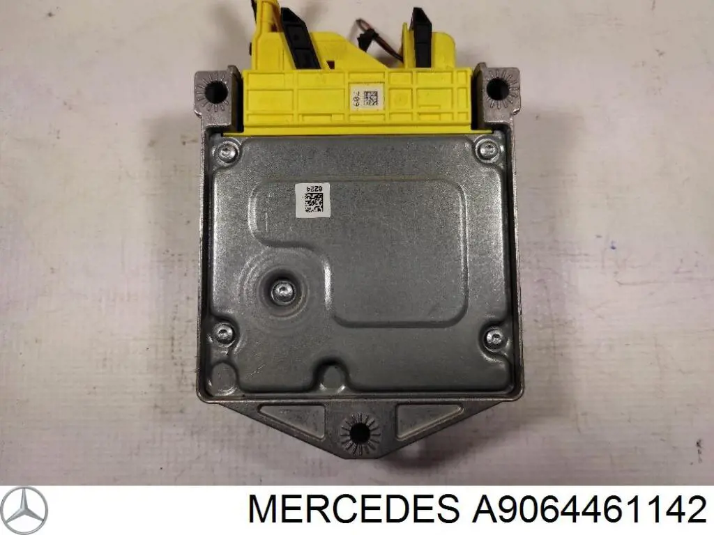 A9064461142 Mercedes модуль-процессор управления подушкой безопасности (эбу airbag)