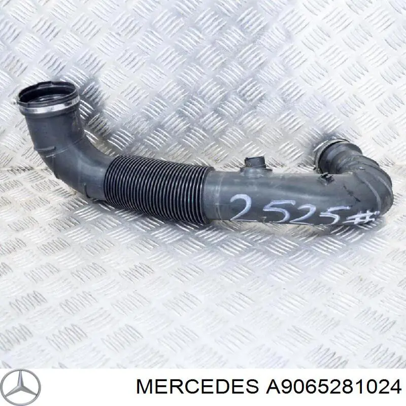 Выпускной патрубок воздушного фильтра A9065281024 Mercedes
