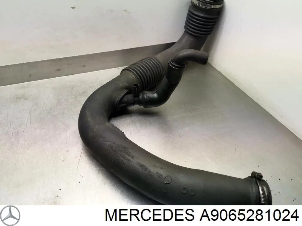 Купить 9065281024 Mercedes Выпускной патрубок воздушного фильтра