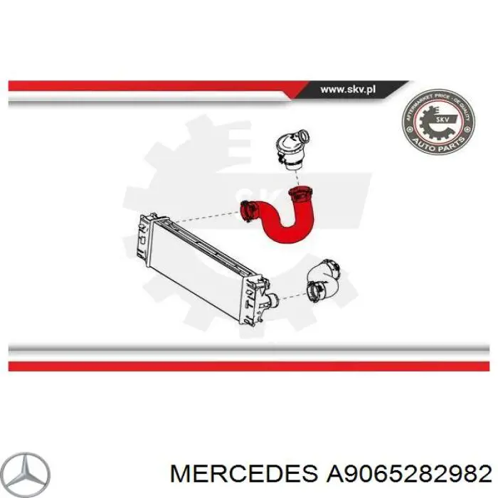 Правый шланг интеркуллера A9065282982 Mercedes