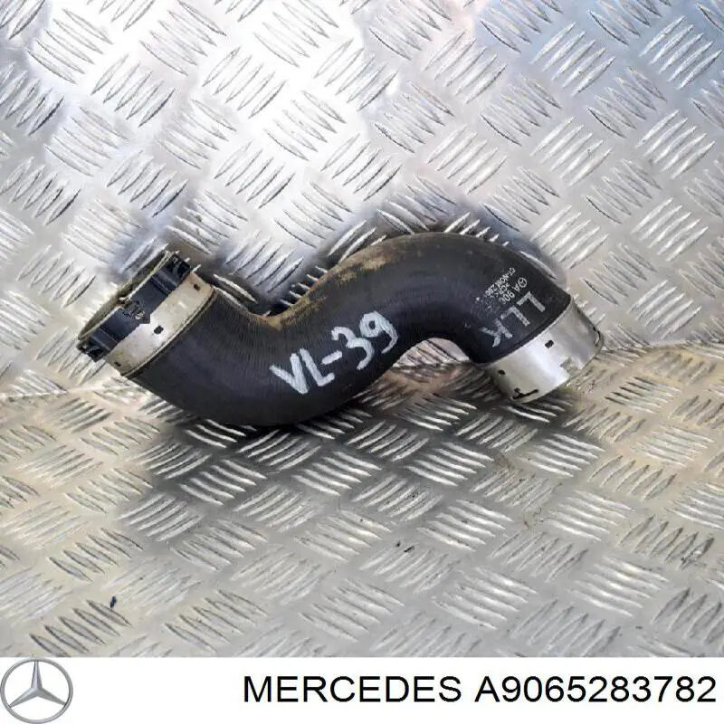 Патрубок интеркулера A9065283782 Mercedes