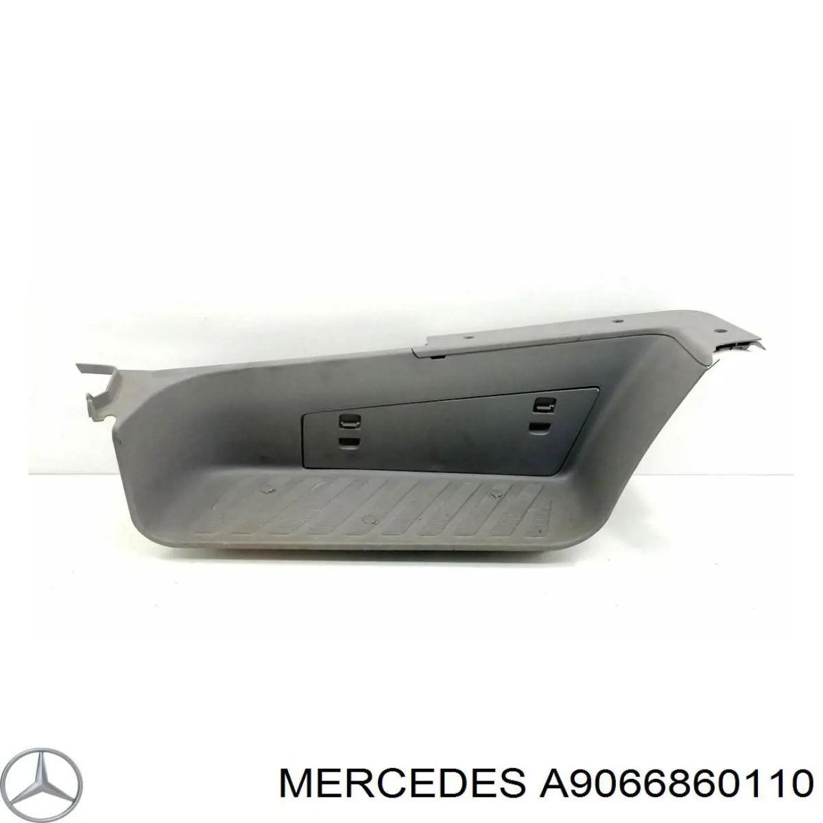 Накладка на порог правая на Mercedes Sprinter (906)