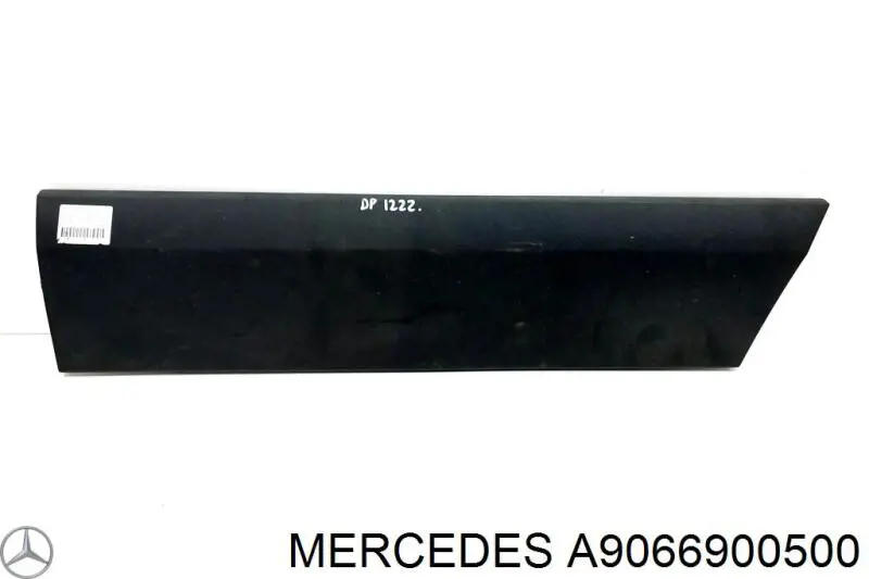 Молдинг двери передней правой нижний Mercedes A9066900500 цена, от 22.35 USD
