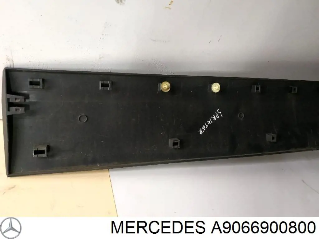 A9066900800 Mercedes moldura da porta lateral (deslizante)