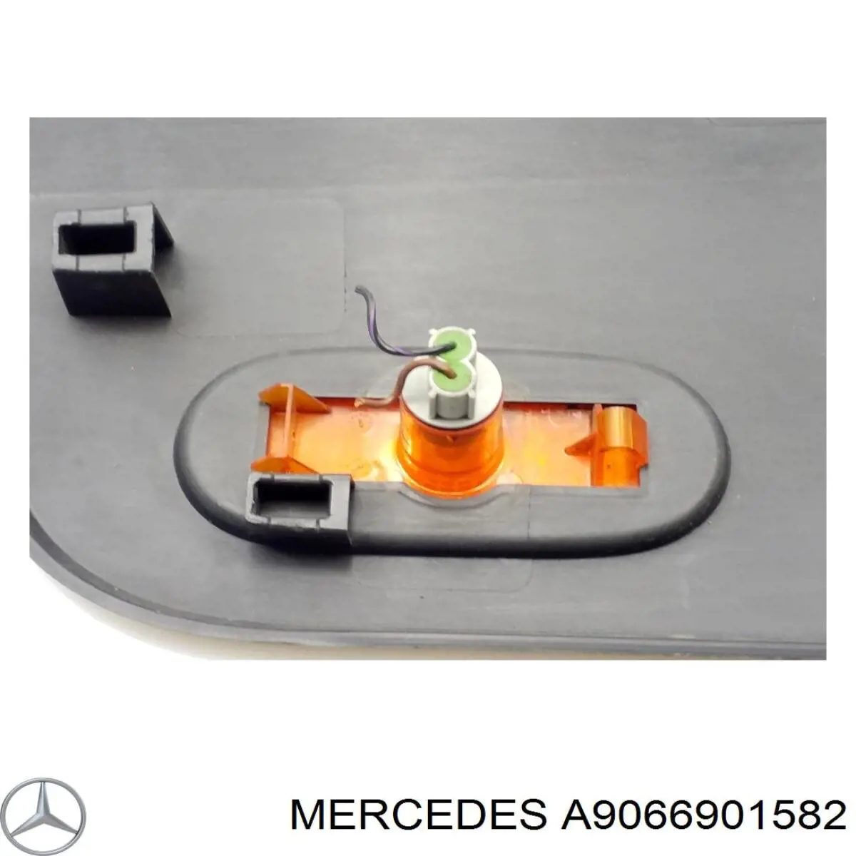 A9066901582 Mercedes Накладка заднего левого крыла