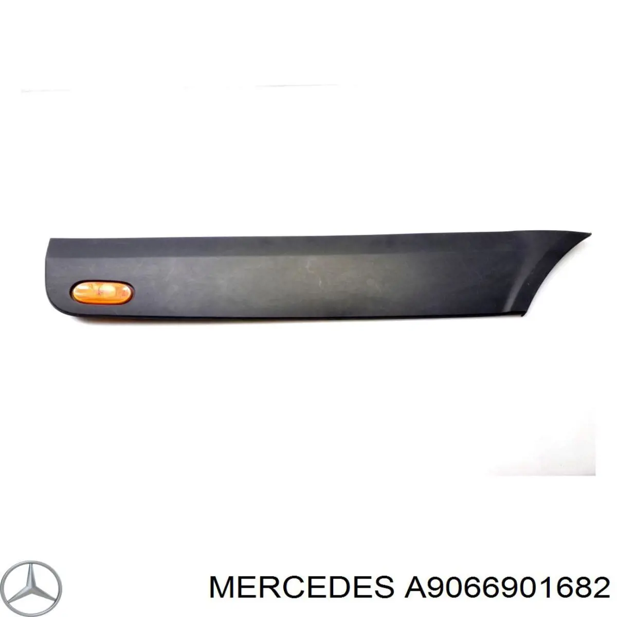 A9066901682 Mercedes накладка крыла заднего правого