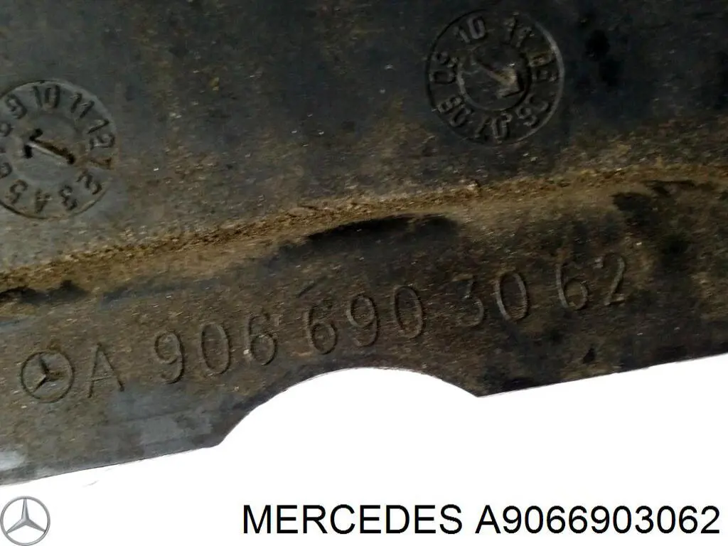 Купить A9066903062 Mercedes Накладка стойки кузова внешняя передняя левая