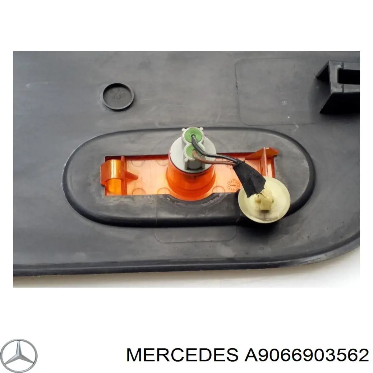 Молдинг крыла заднего правого Mercedes A9066903562 цена, от 11.29 USD