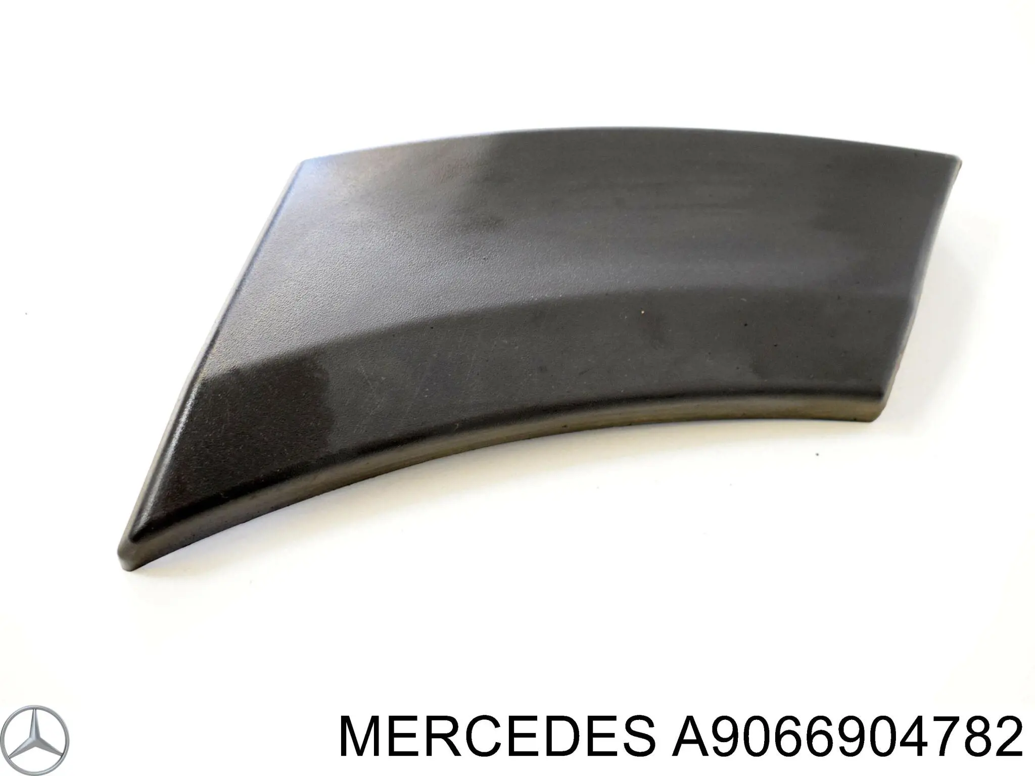 Накладка крыла переднего левого A9066904782 Mercedes