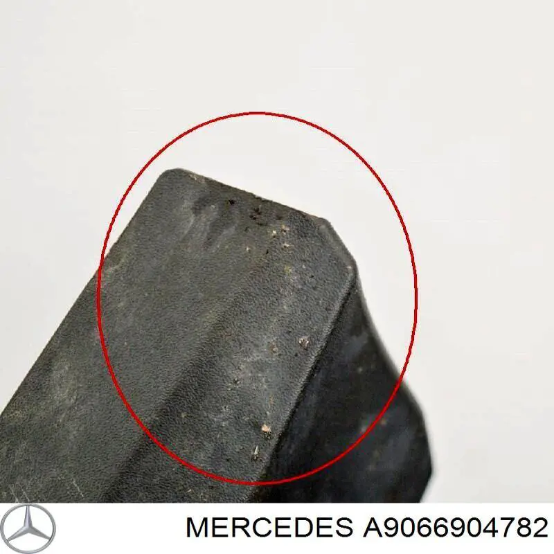 Накладка переднего левого крыла Mercedes A9066904782