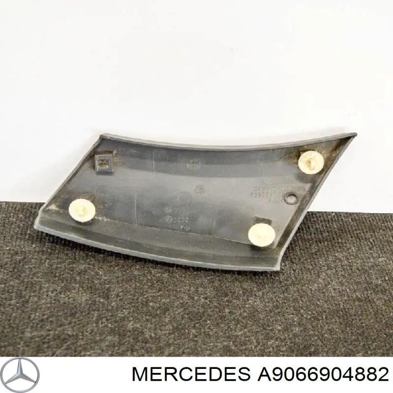 Накладка переднего правого крыла Mercedes 2E1853536CE