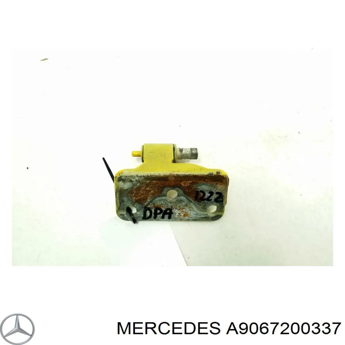 Купить 9067200337 Mercedes Петля передней двери, правой