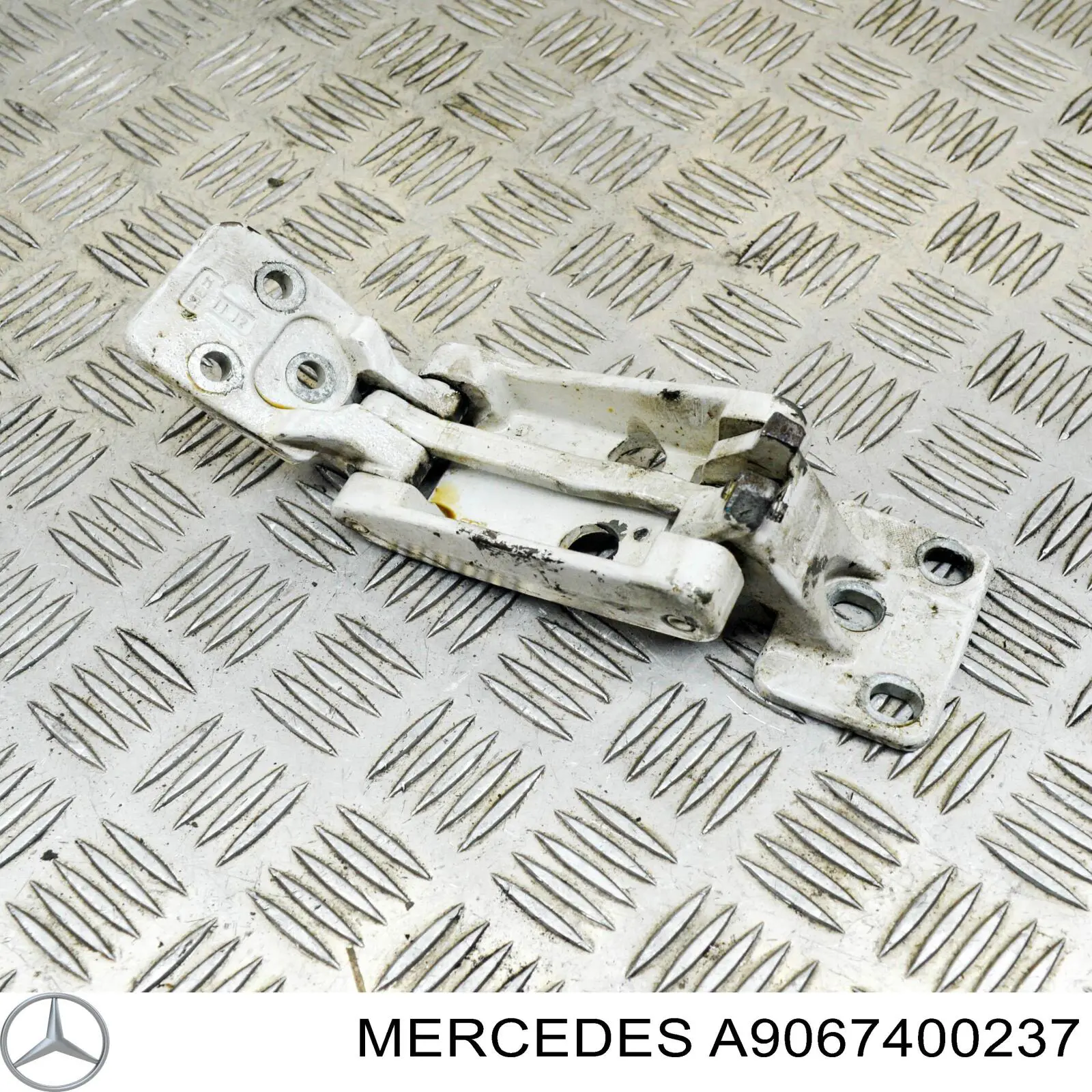 Bisagra de puerta de batientes trasera izquierda inferior A9067400237 Mercedes