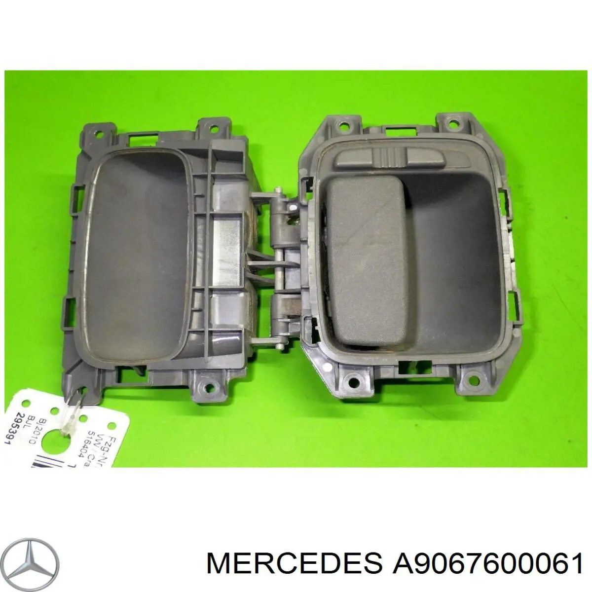 A9067600061 Mercedes maçaneta direita interna da porta traseira (batente)