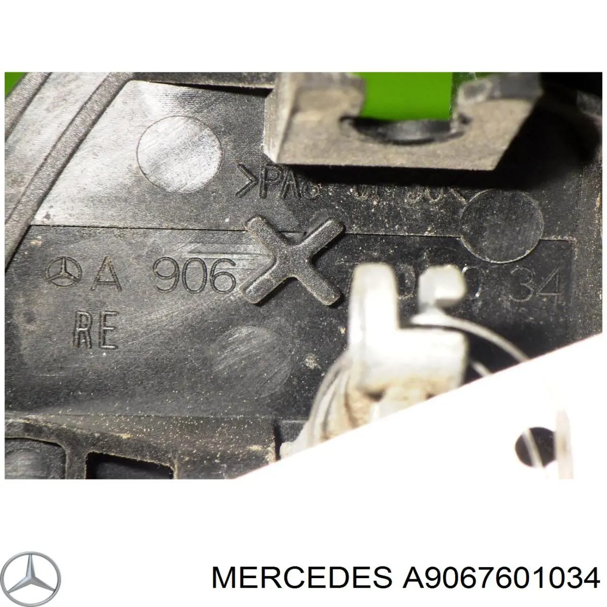 Держатель наружной ручки двери передней правой Mercedes A9067601034 цена, от 10.14 USD