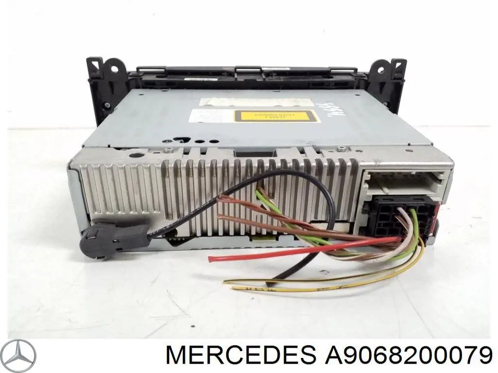 Магнитола (радио AM/FM) Mercedes A9068200079 цена, от 14.09 USD
