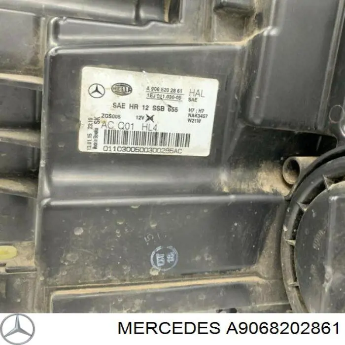 Левая фара A9068202861 Mercedes