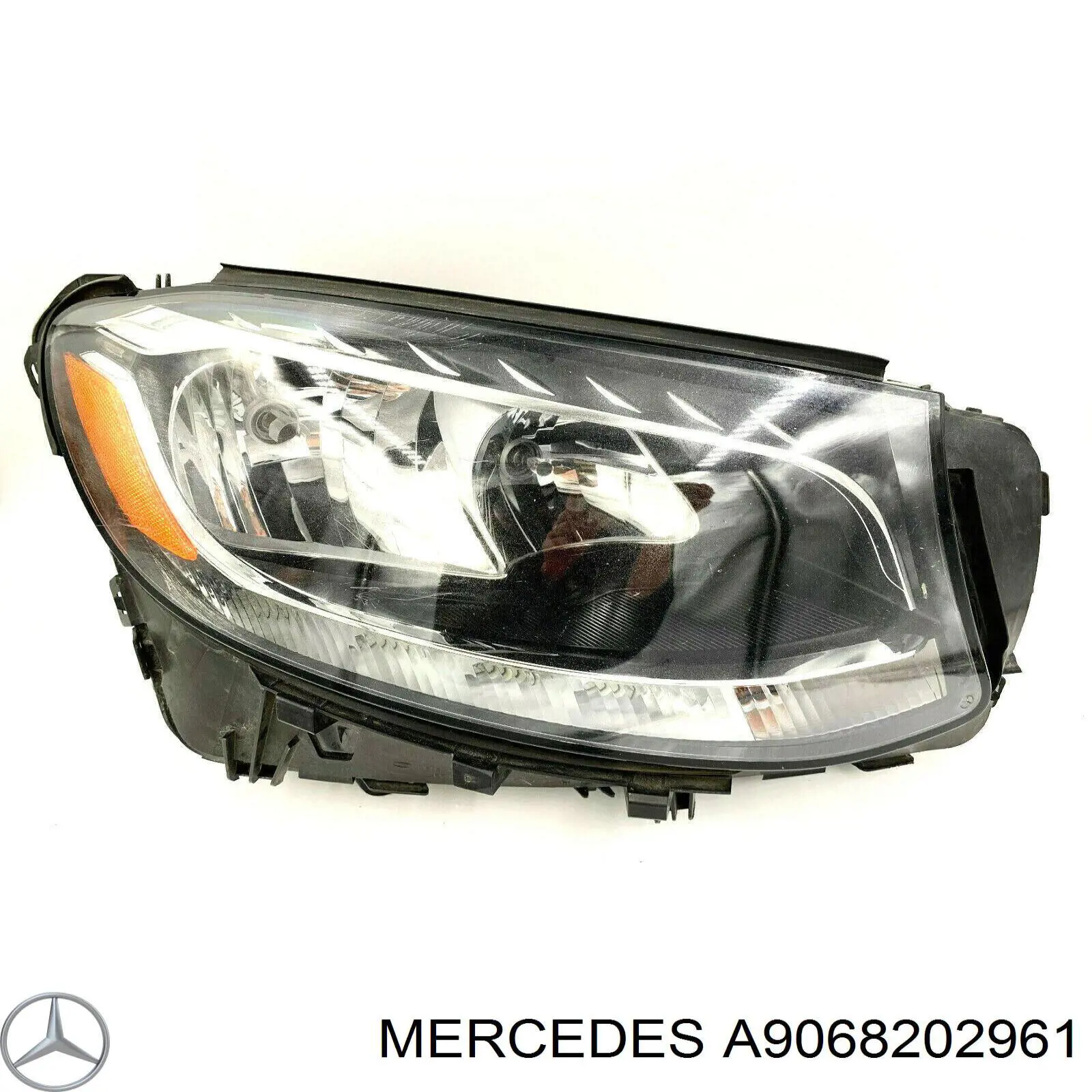 A9068202961 Mercedes Фара передняя правая