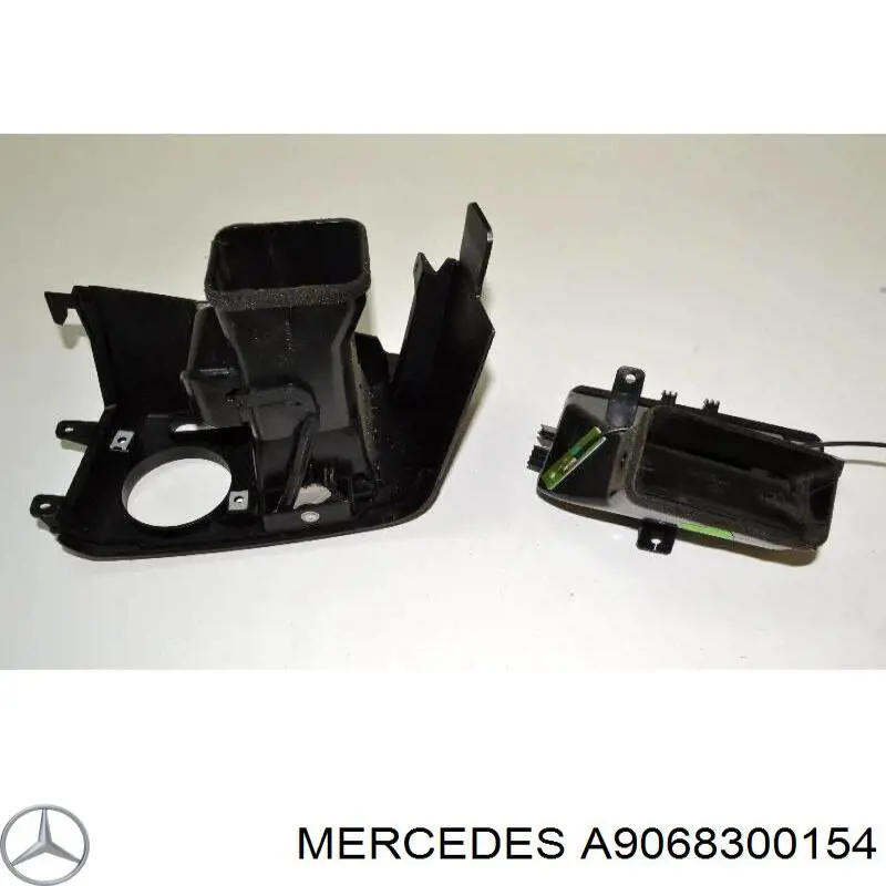 A9068300154 Mercedes grelha direita de ventilação de salão no "painel de instrumentos"
