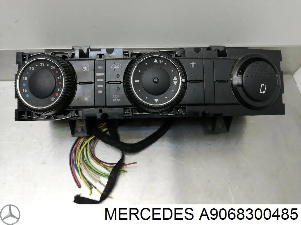 Блок управления кондиционером A9068300485 Mercedes