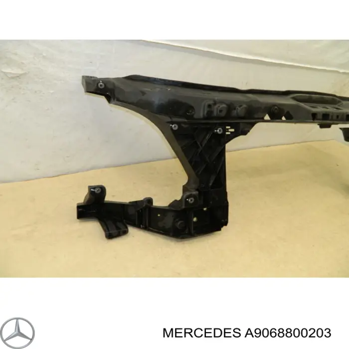 Compre A9068800203 Mercedes Suporte do radiador montado (painel de montagem de fixação das luzes)