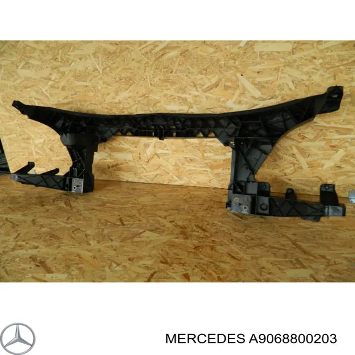Suporte do radiador montado (painel de montagem de fixação das luzes) A9068800203 Mercedes