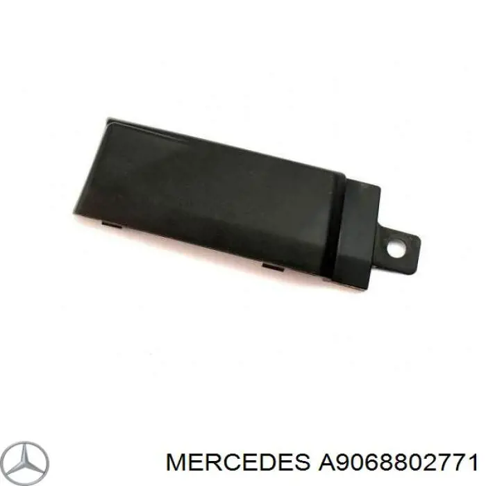 A9068802771 Mercedes накладка бампера заднего правая