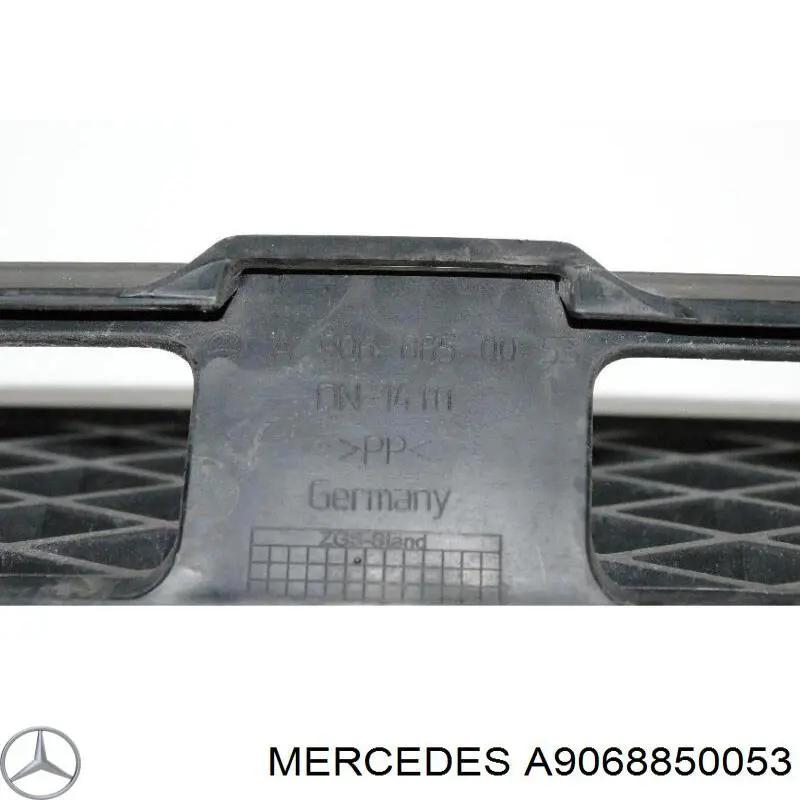 Купить Решетка бампера Мерседес-бенц Спринтер II 3,5-t 906