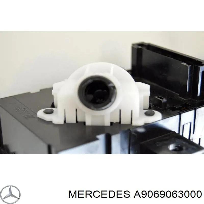  Блок управления кондиционером Mercedes Sprinter 