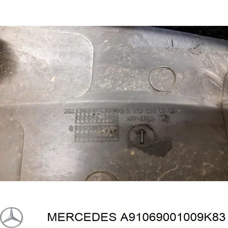 Купить A91069001009K83 Mercedes Молдинг крыла переднего правого